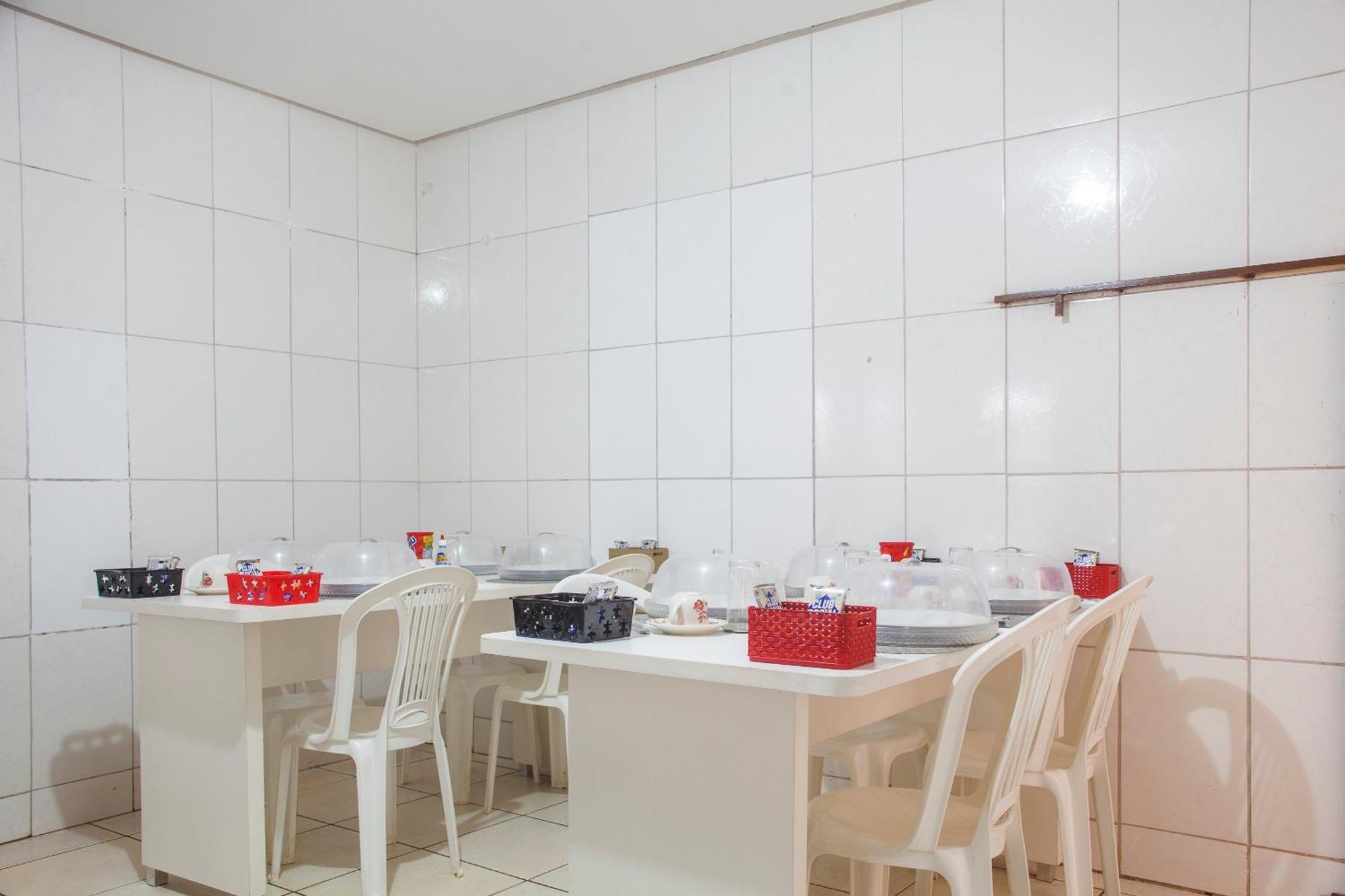 Oyo M&J Hotel Santo Antônio do Descoberto Esterno foto