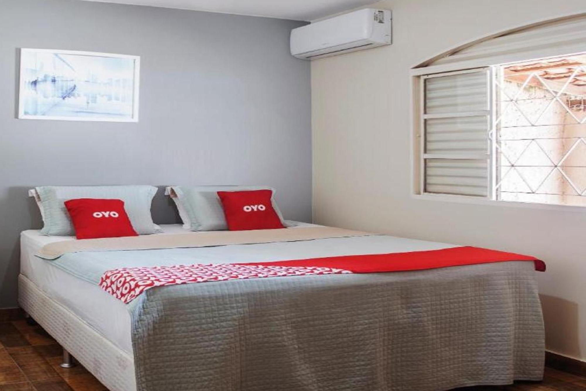 Oyo M&J Hotel Santo Antônio do Descoberto Esterno foto